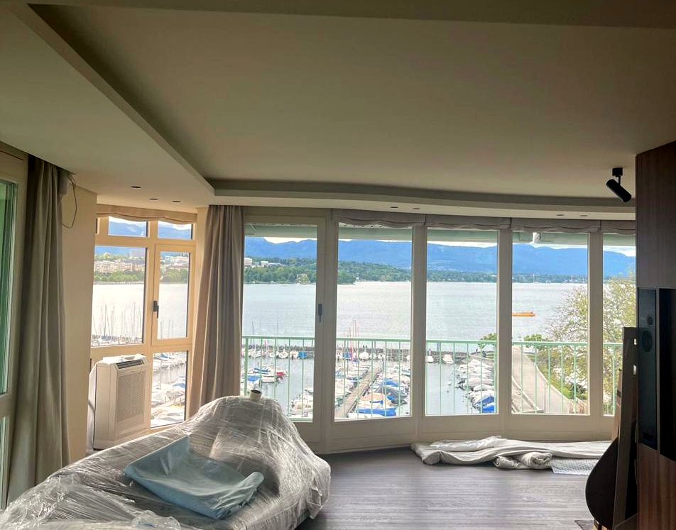Apartment with a view over Lake Geneva during renovation